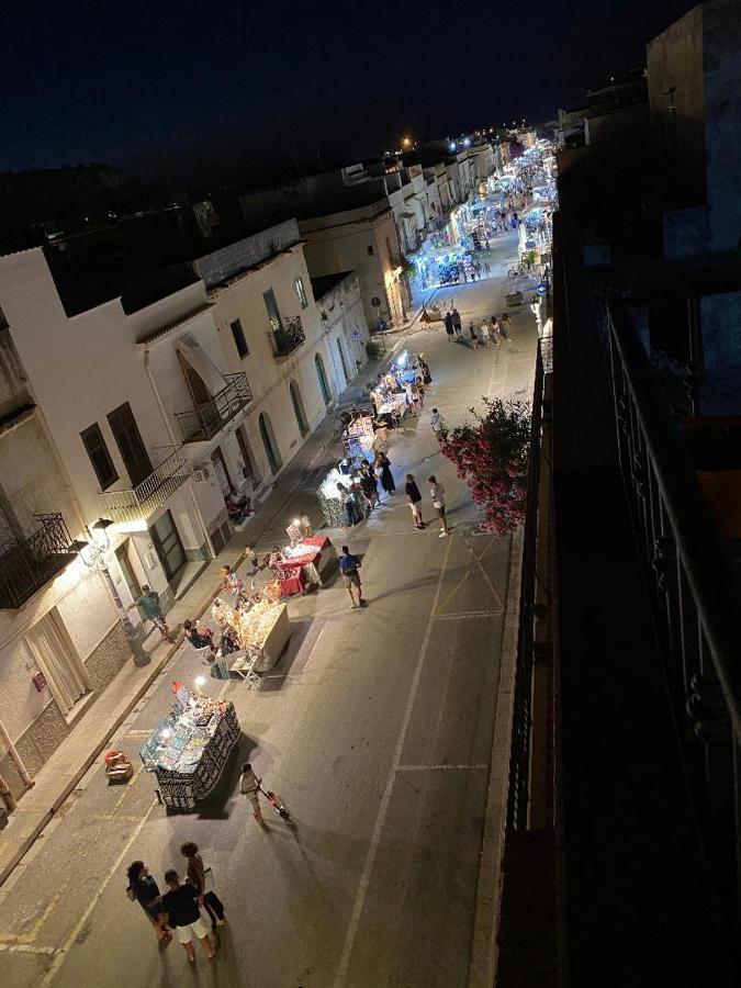 סן ויטו לו קאפו Apartment With Terraces And Private Jacuzzi - San Vito 400M From Beach מראה חיצוני תמונה