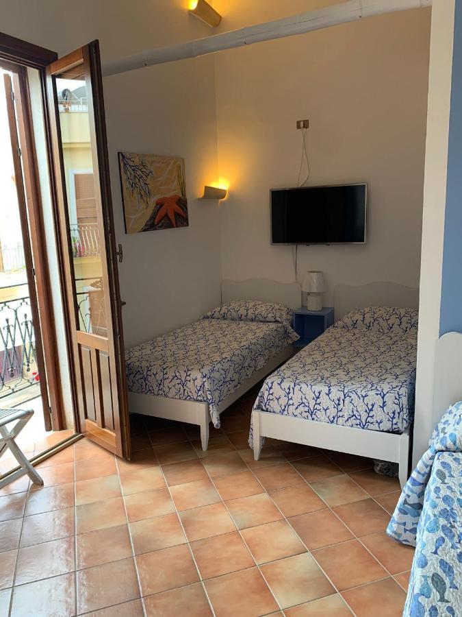 סן ויטו לו קאפו Apartment With Terraces And Private Jacuzzi - San Vito 400M From Beach מראה חיצוני תמונה